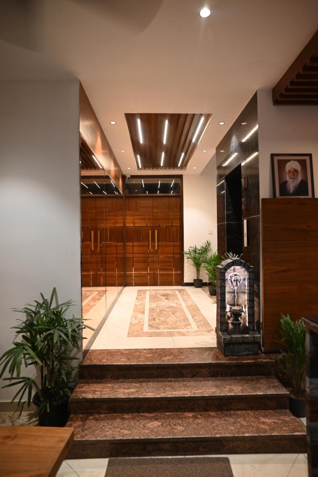 Hotel Lake View Chandīgarh 外观 照片
