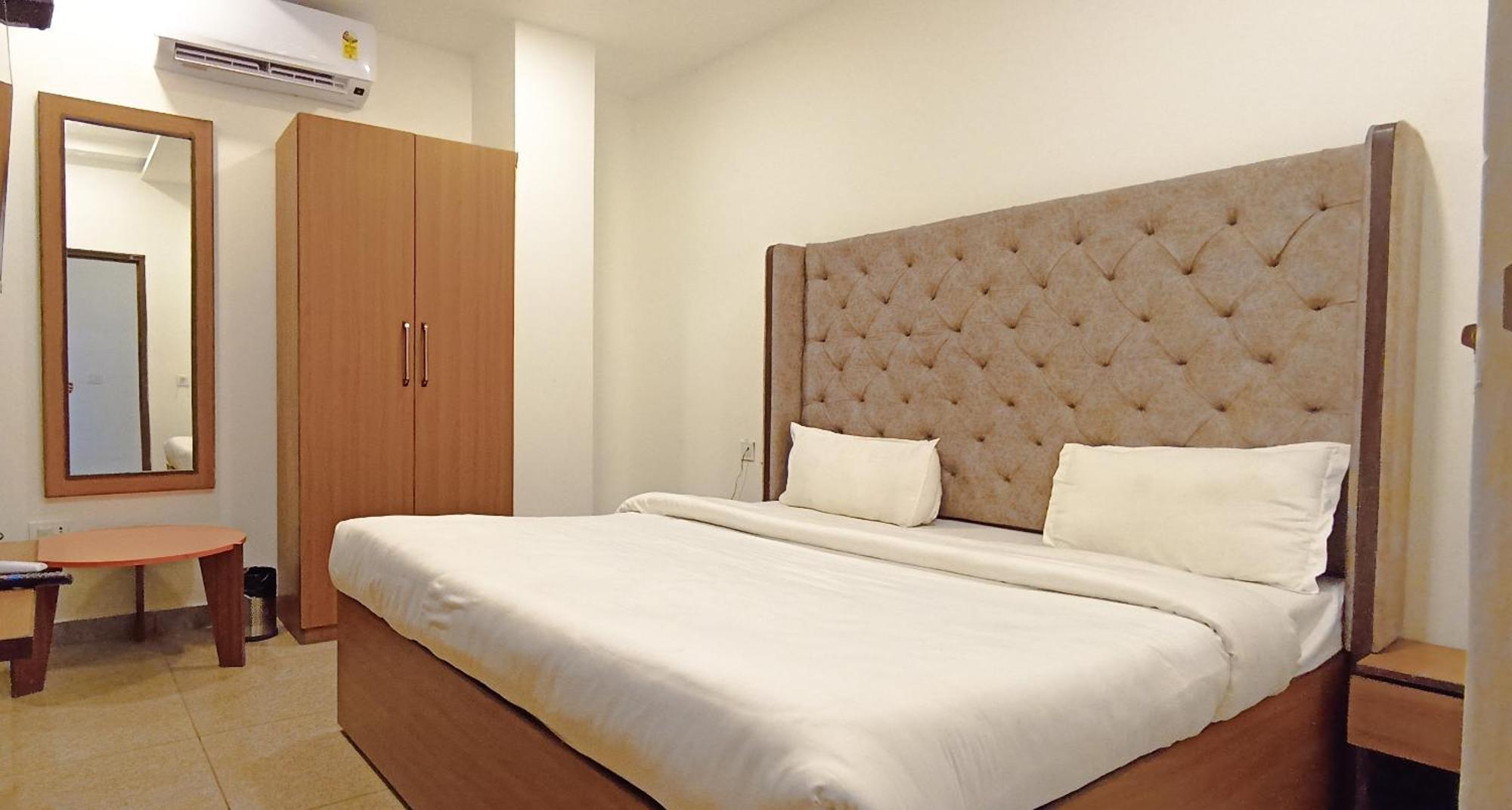 Hotel Lake View Chandīgarh 外观 照片