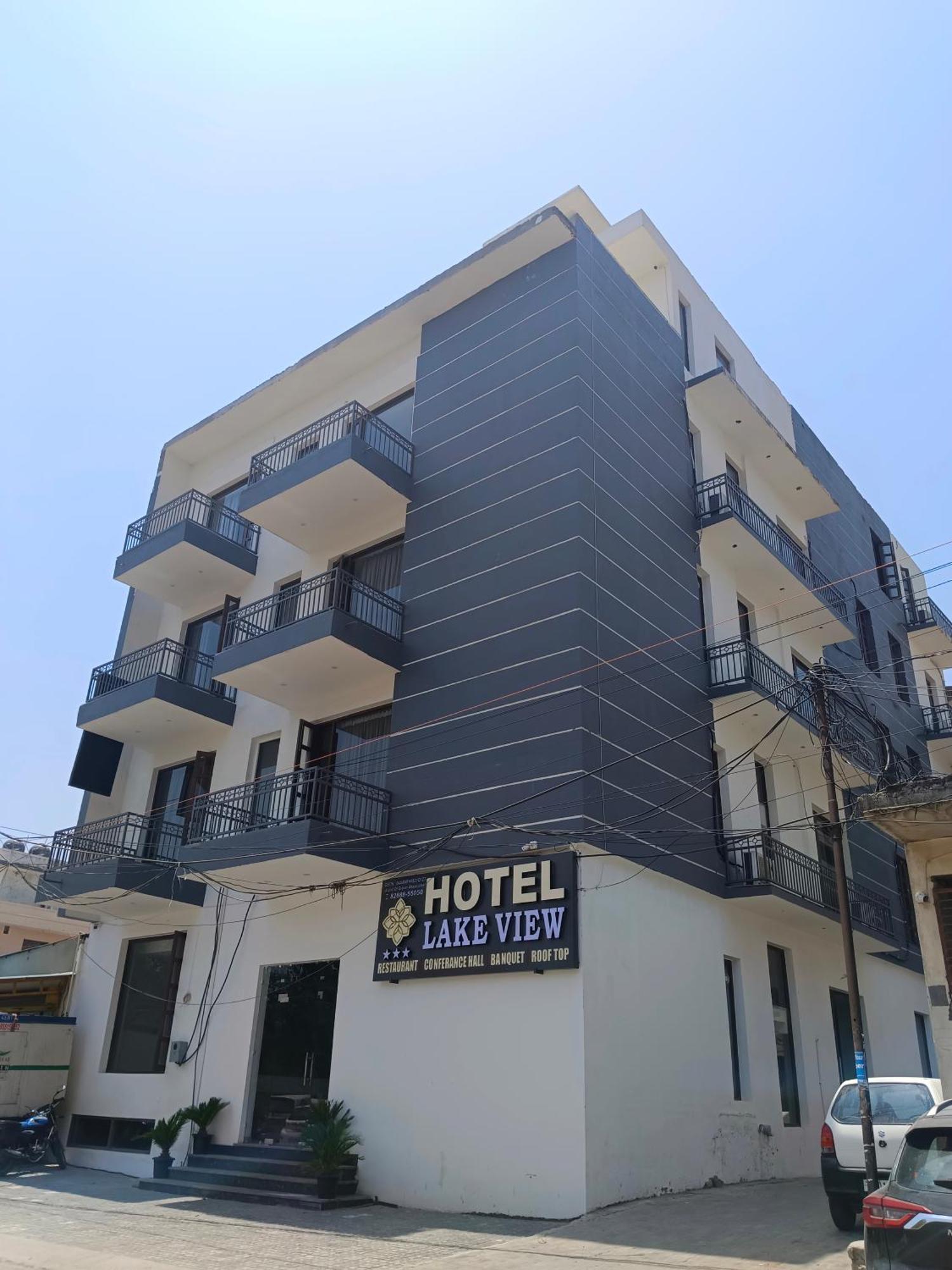 Hotel Lake View Chandīgarh 外观 照片