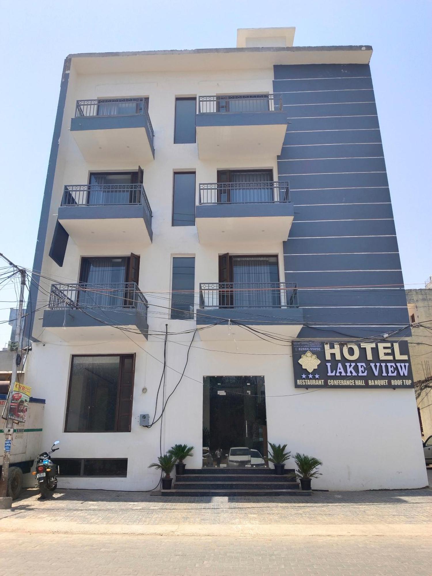 Hotel Lake View Chandīgarh 外观 照片