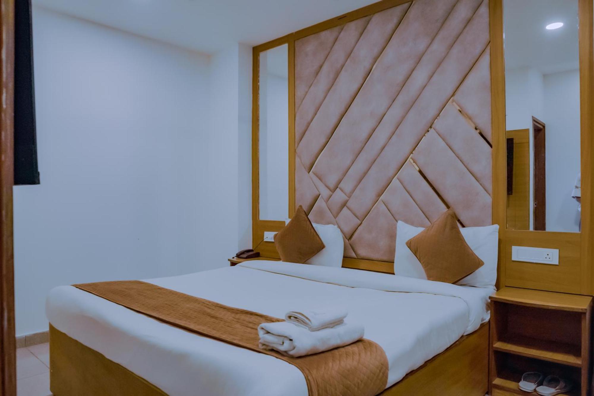 Hotel Lake View Chandīgarh 外观 照片