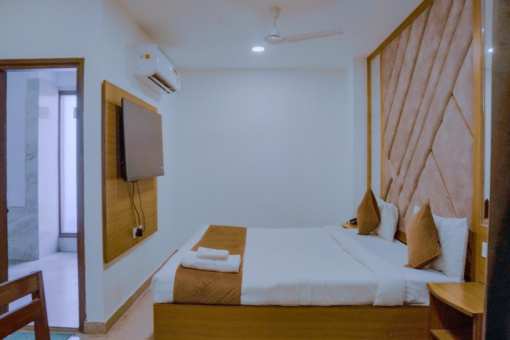 Hotel Lake View Chandīgarh 外观 照片