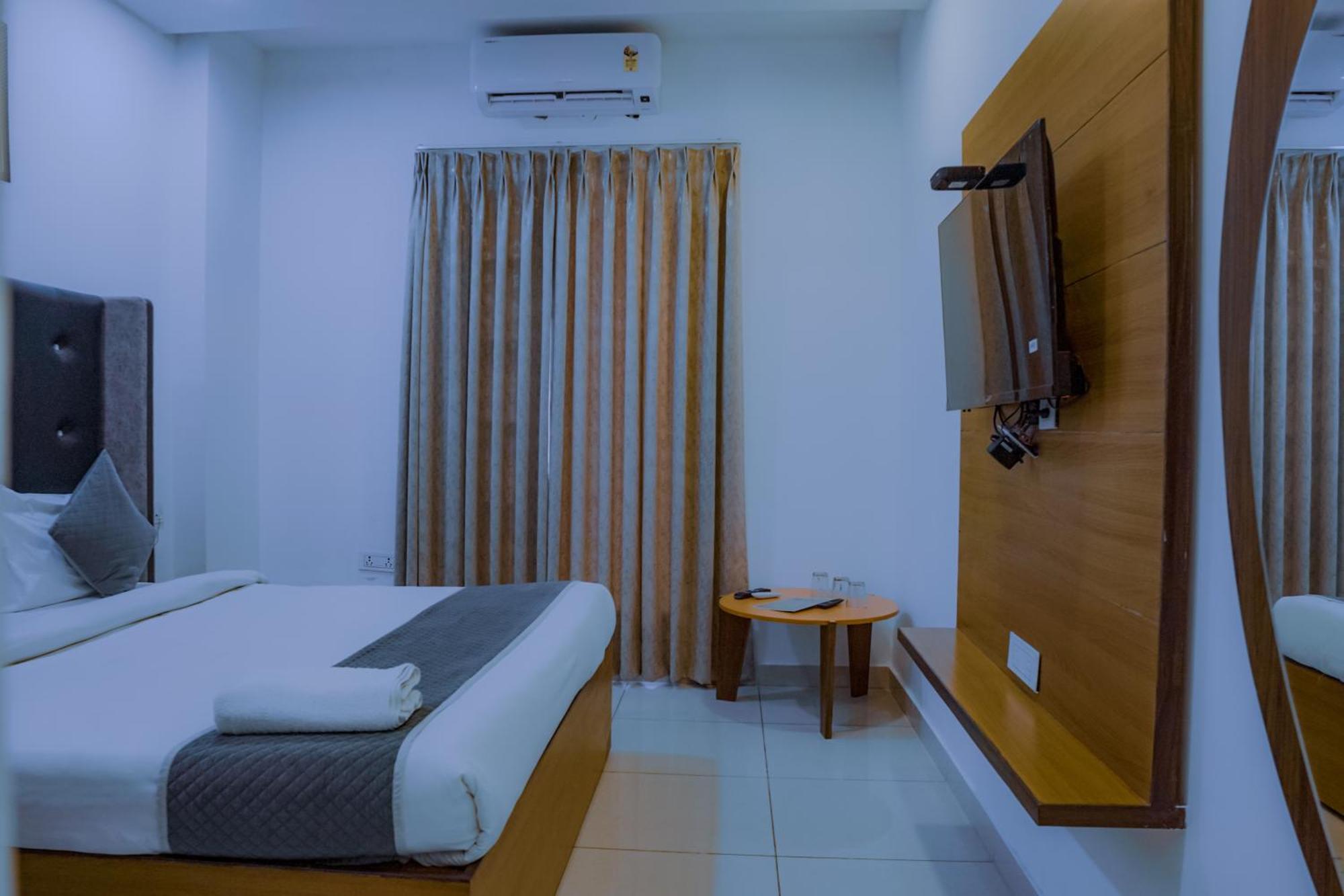 Hotel Lake View Chandīgarh 外观 照片