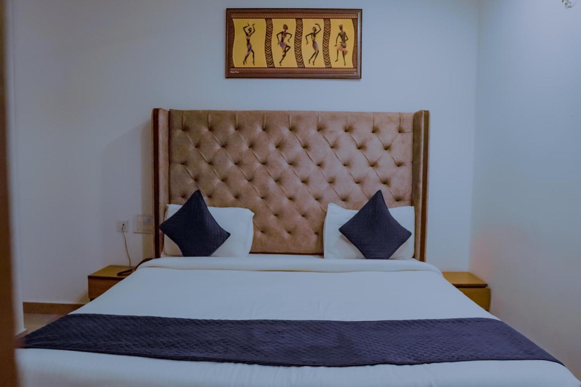 Hotel Lake View Chandīgarh 外观 照片